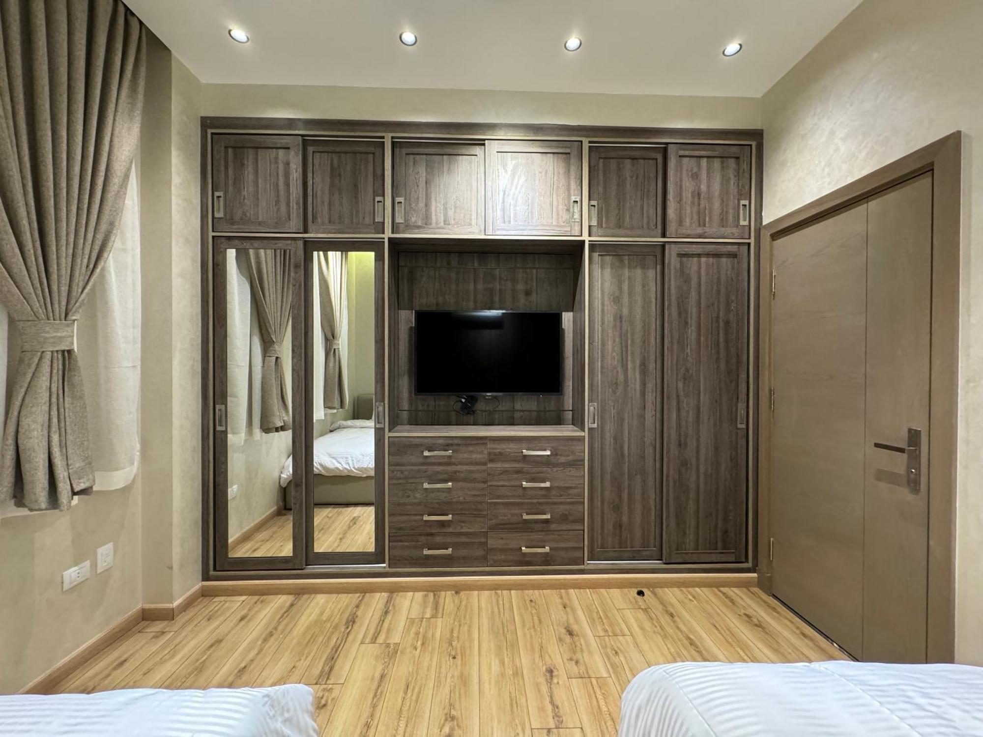 M Deluxe New